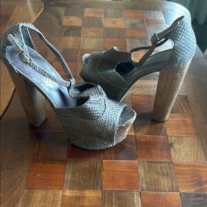 Jessica Simpson Textured Gray Snakeskin Platform Sandals Sz 7